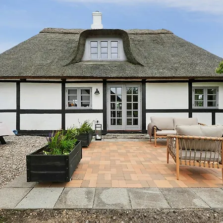 Find Peace In Charming Close To Nature Casa de Férias Rudkøbing