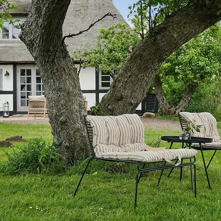 Find Peace In Charming Close To Nature 펜션 Rudkøbing