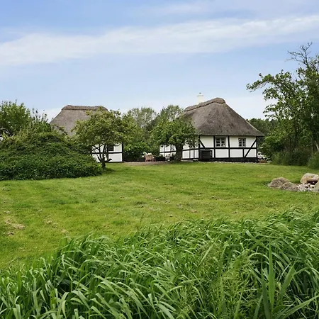 Find Peace In Charming Close To Nature 펜션 Rudkøbing